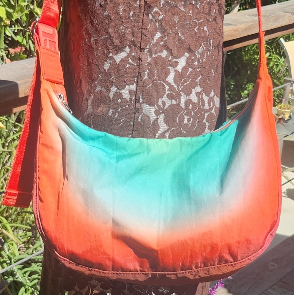 BAGGU Rainbow cresent Crossbody Bag Like Nee